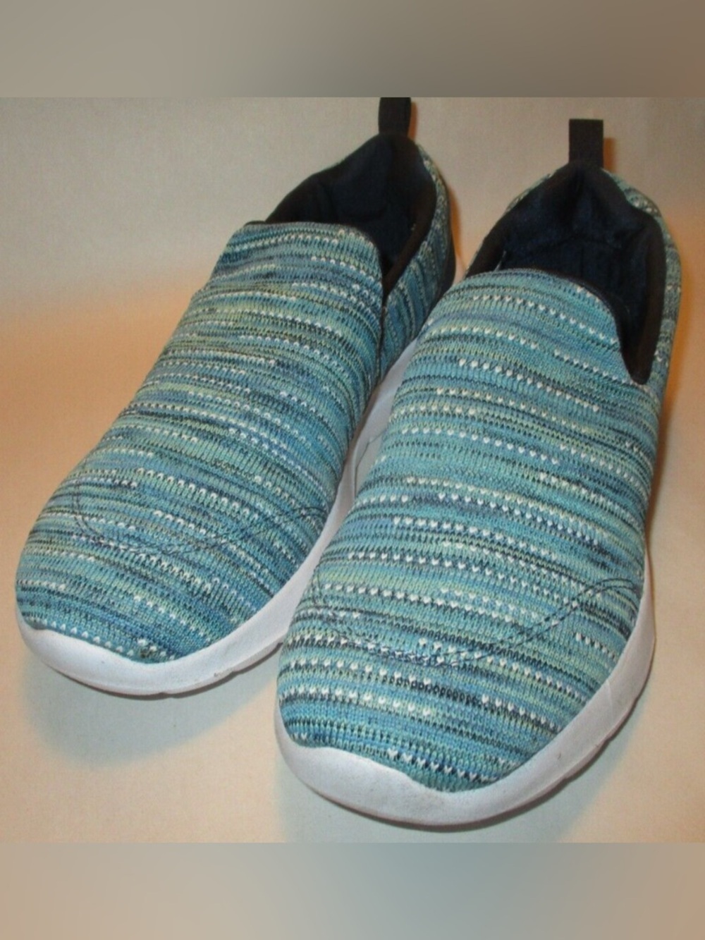 NEW-6.5 Slip on Light Blue Knit 
Comfort cushion, anti-slip soul Sneakers